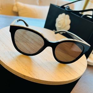 Chanel polarized sunnies!